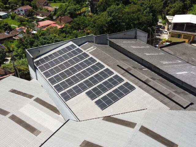 PROJETO COMERCIAL EM TERESÓPOLIS –  PR 135  –  66,780 kW