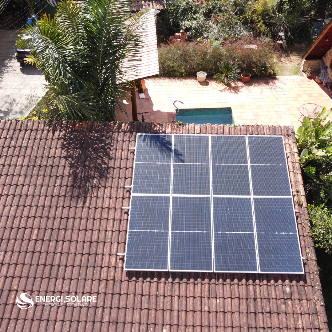 Preço de painéis solares cai 40% em 2023 no Brasil